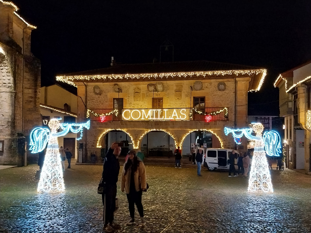 Comillas enciende la Navidad