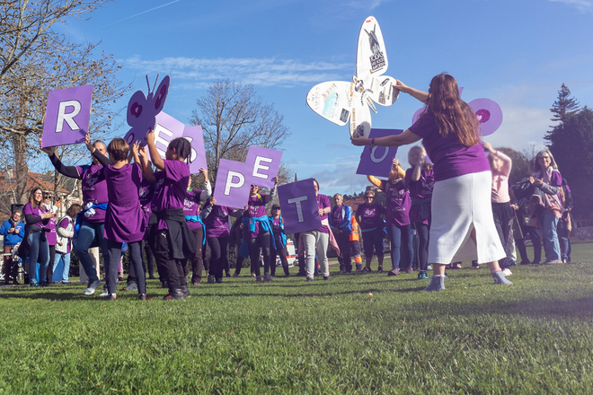 Comillas marcha contra la violencia de género